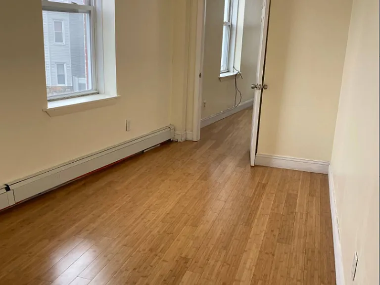 216 Maverick St #3B — Photo 5