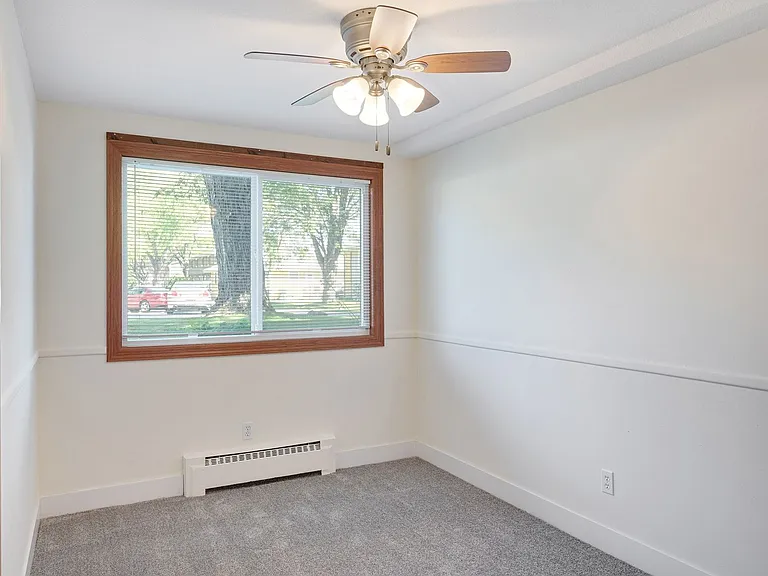 2407 Hampshire Ave — Photo 13