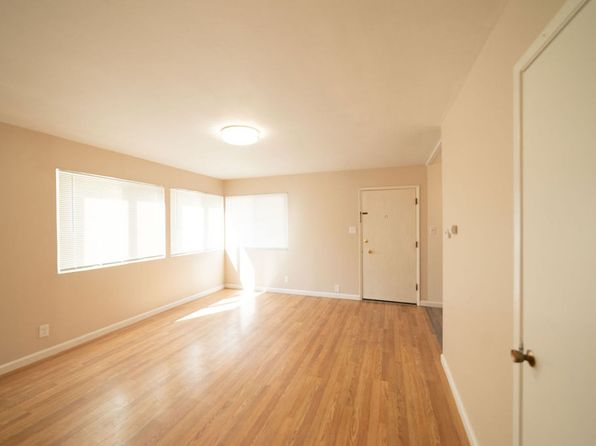 1301 Hearst Ave APT 8