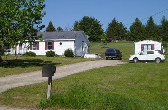 4th image of 9077 Miller Rd