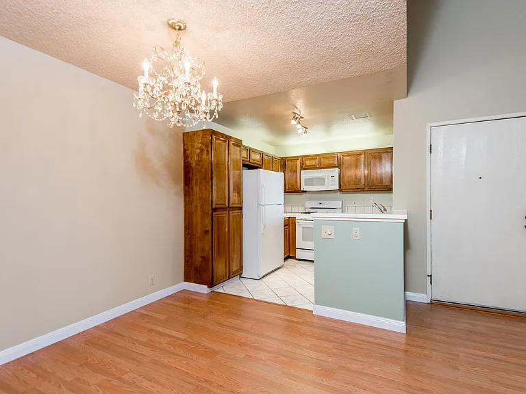 3651 Knollwood Ter #312 — Photo 9