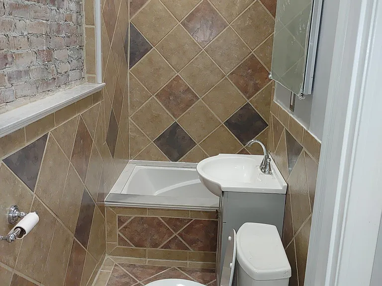 49 Clifford St #1 — Photo 10