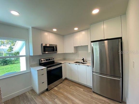 2nd image of 2480 Queensboro Ave S