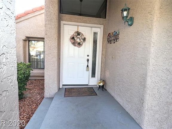 4th image of 61 Megan Dr