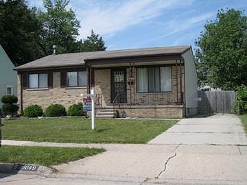 2nd image of 25649 Paige St