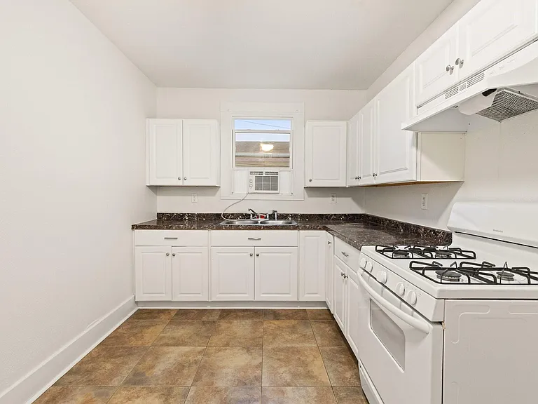 4728 Avenue R 1/2 — Photo 14