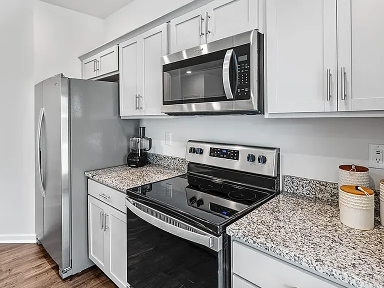 Kitchen (food prep area)