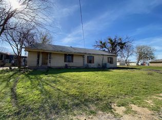 503 S Clay St, Henrietta, TX 76365