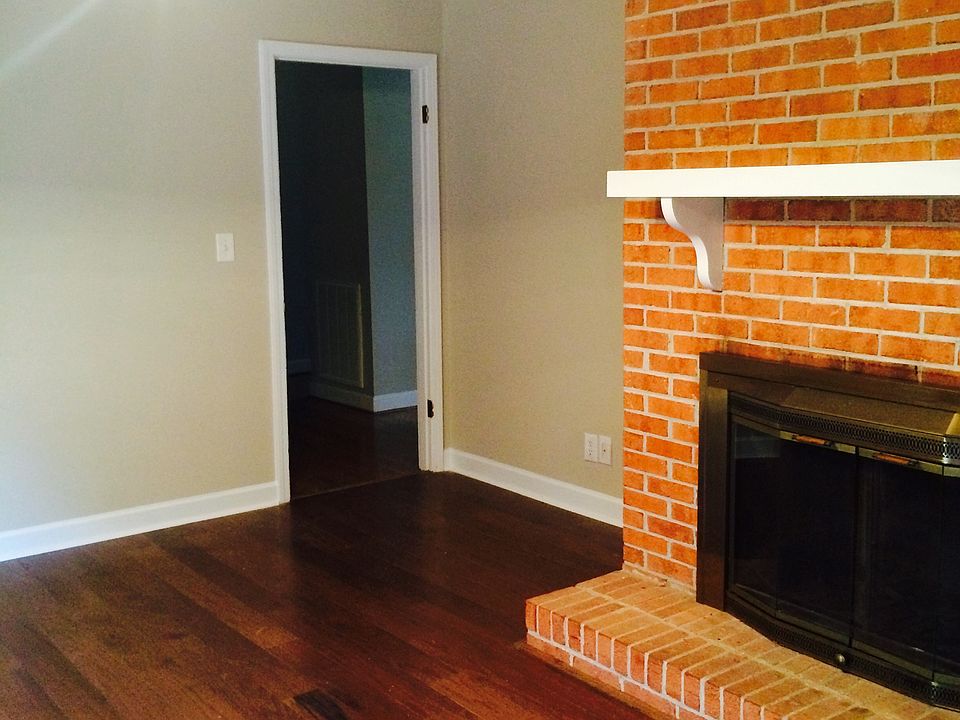 1st image of 17 Valerie Dr