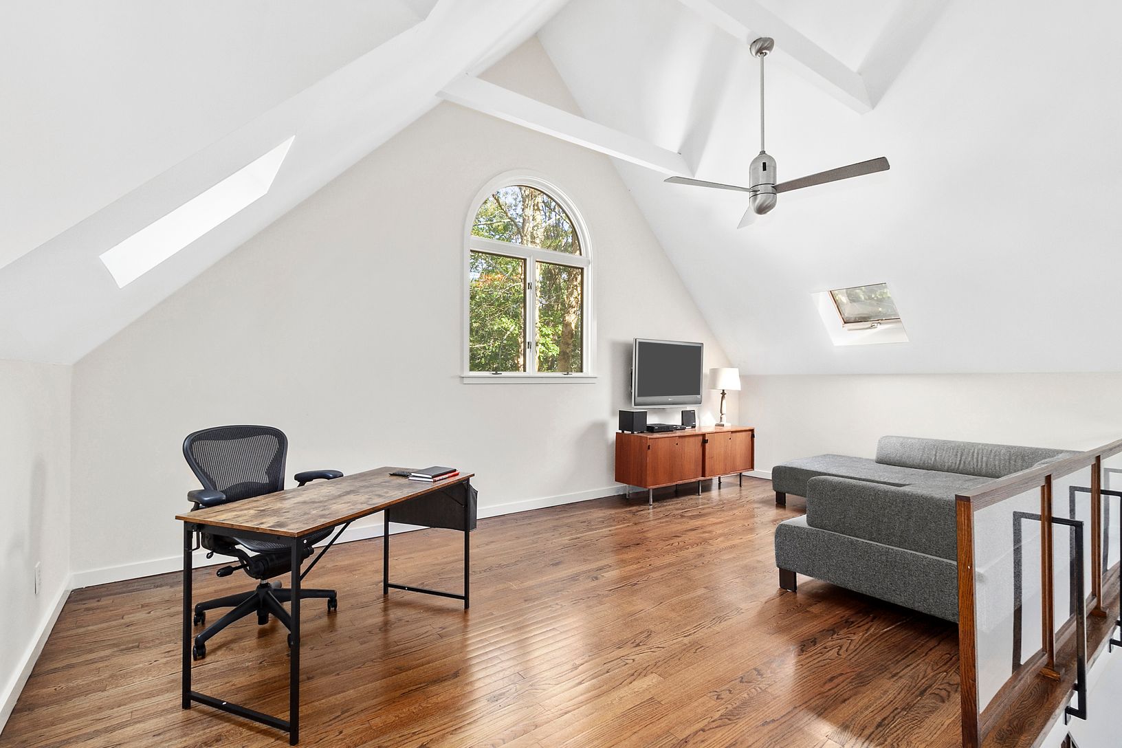  Upstairs Landing Area, Playroom or Office