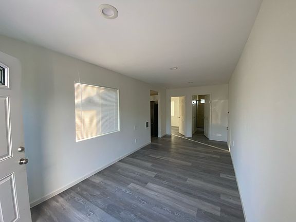 4th image of 402 W 13th Ave #B