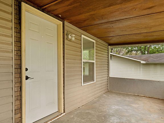 4th image of 2631 W Madison Street