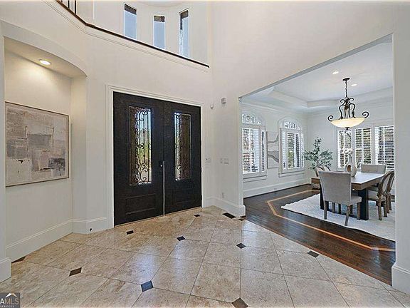 4th image of 7611 Regency Cir