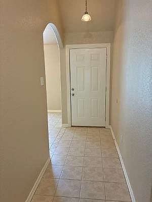 5th image of 910 Old Angleton Rd