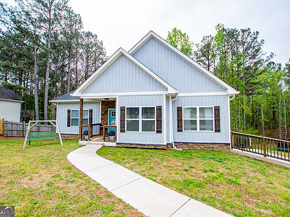 3rd image of 133 Pebblebrook Way