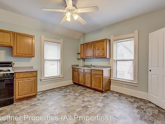 3rd image of 2423 N Holton St #10950164