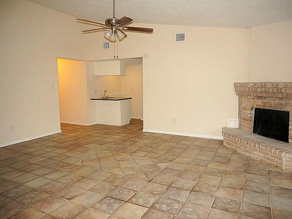 4th image of 518 Slumberwood Dr
