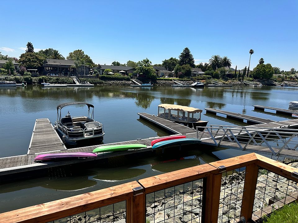 Your Dock is between the two boats