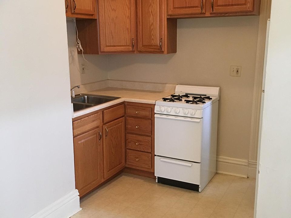 2nd image of 1522 Main St APT 2