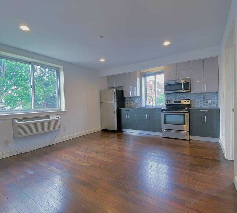 1st image of 31-36 47th St #3D