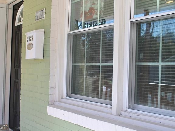 5th image of 2829 Hood St