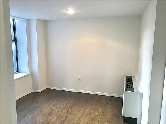 4th image of 205 E 16th St APT 3C