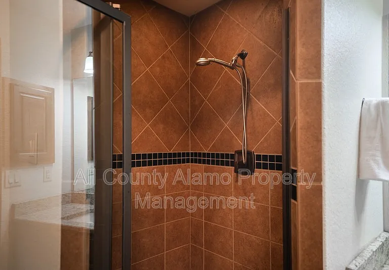 303 Schneider St — Photo 32