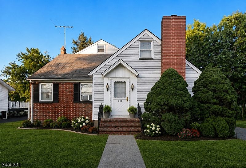 1st image of 340 Saddle River Rd