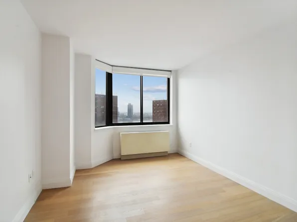 345 East 94th Street image 11 of 29