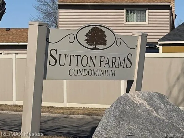 20037 Village Green Ct, Trenton, MI 48183