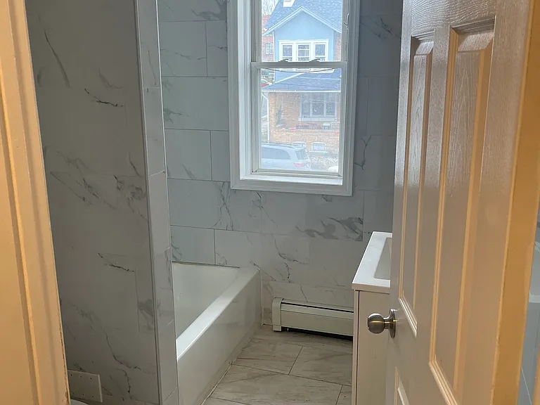 25 Elmhurst Ave — Photo 9