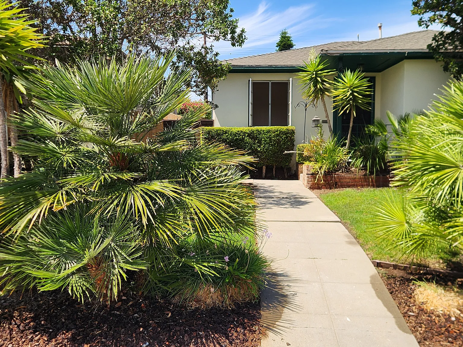 2 bed, 900 sqft, $3,450 — Photo 1