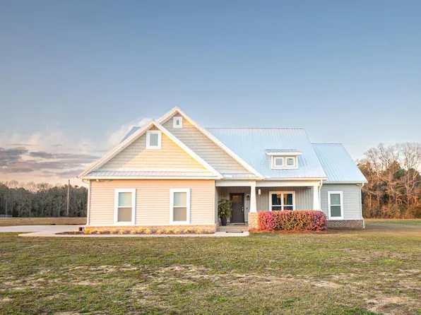1693 D Hodge Rd, Cottonwood, AL 36320