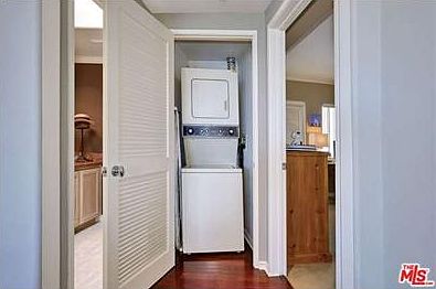 4th image of 1323 N Sweetzer Ave APT 402