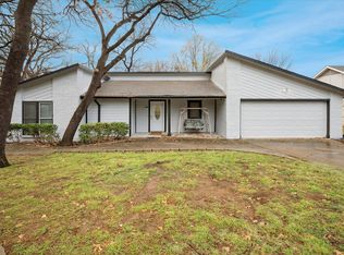 2829 Southridge Dr, Grapevine, TX 76051