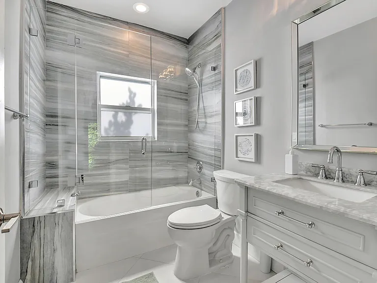 414 NE 7th Ave — Photo 24