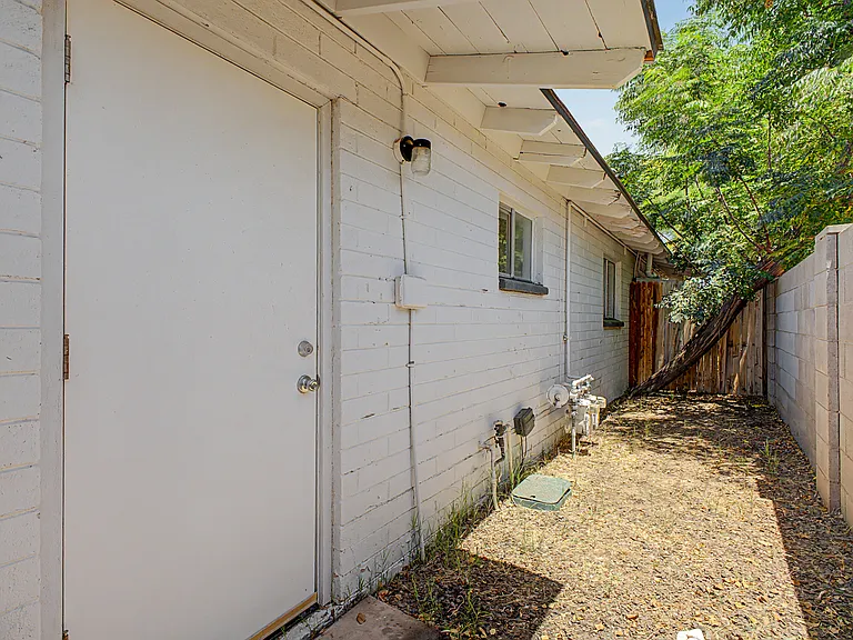 217 N Elm St #H — Photo 28