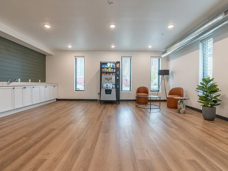 110 N Delaware Ave — Photo 9