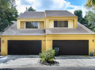 735 Saint Albans Dr, Boca Raton, FL 33486