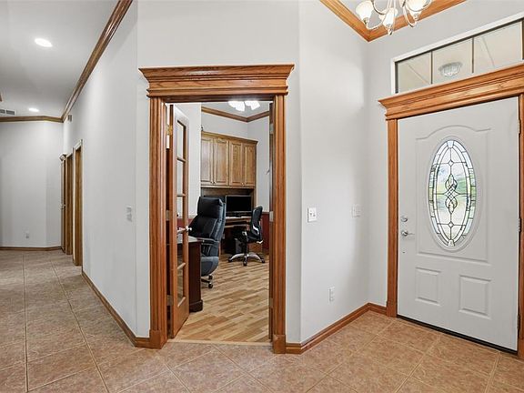 5th image of 10636 NW 40th St