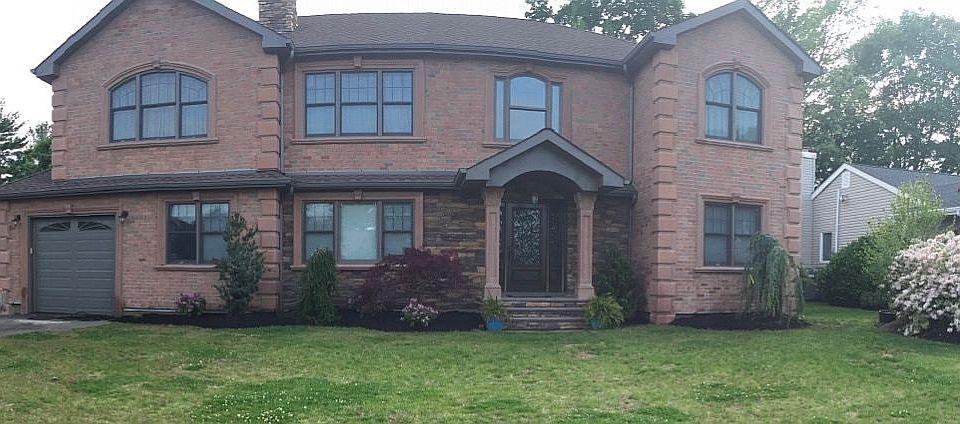 1st image of 7 Narcissus Dr
