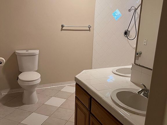 MASTER BATH DOUBLE SHOWER WALK IN, DOUBLE SINKS.