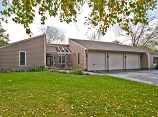 43W577 Scott Rd, Sugar Grove, IL 60554