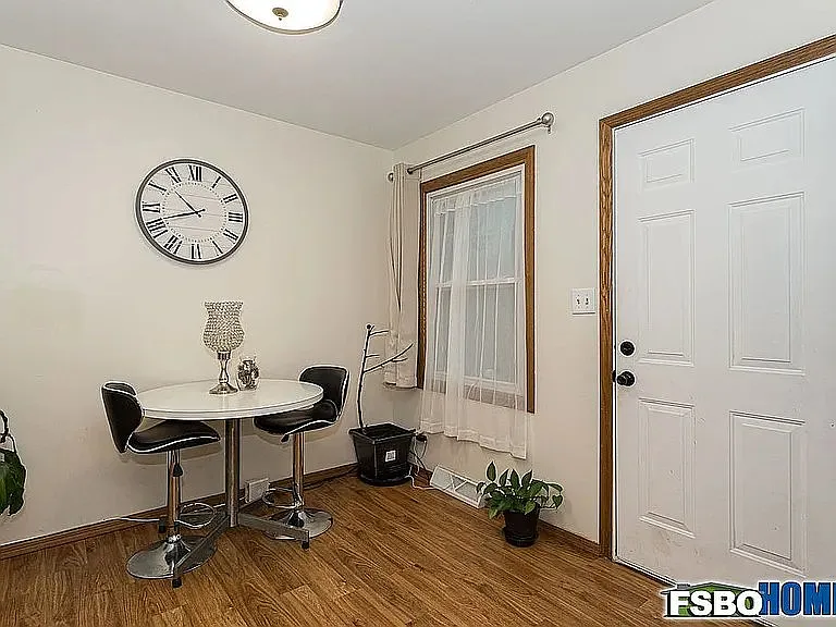 2615 Hawthorne Dr — Photo 10