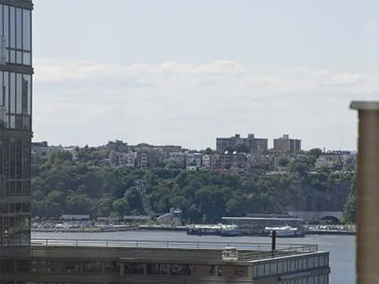 Rented by Sotheby's International Realty | media 22