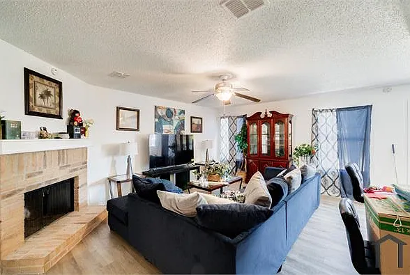 4260 Meadowknoll Dr — Photo 3