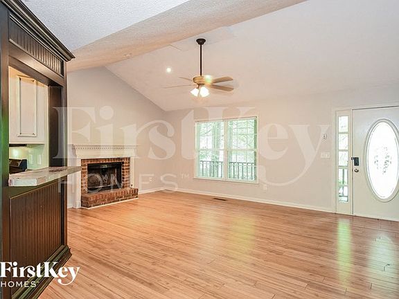 4th image of 38 Michael Ct