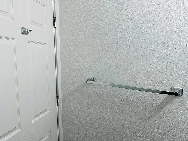 921 E 4th St #15 — Photo 13