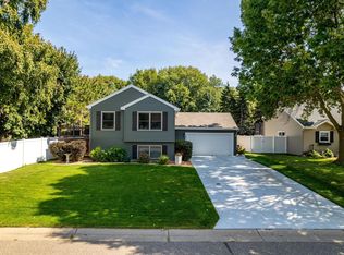 3887 Hallmark Ave N, Oakdale, MN 55128