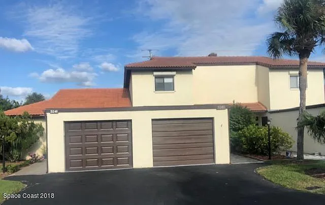 2 bed, 2.5 bath, 1220 sqft, $2,300 — Photo 1
